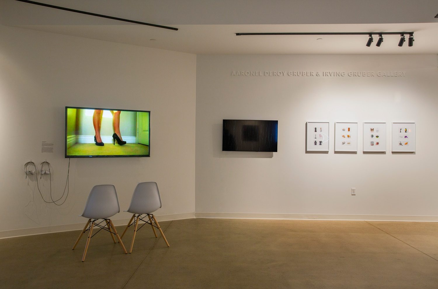 Exhib Install Whenitrains02